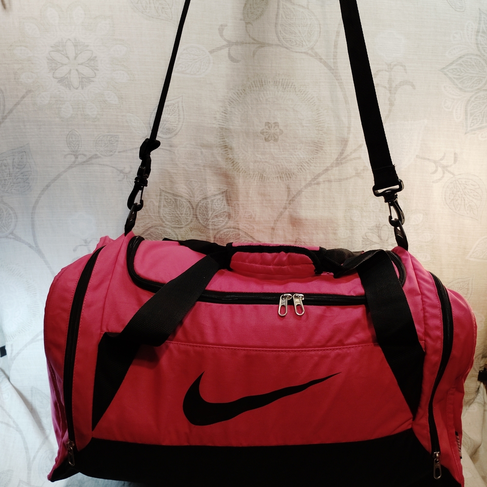 Nike Brasilia 6 XL Hot Pink and Black Duffel Bag